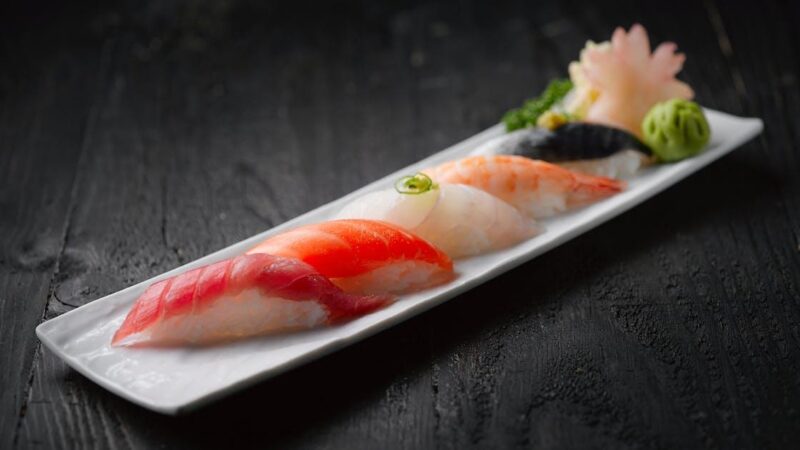 Sushi restaurang: en upplev av Japans läckra delikatesser